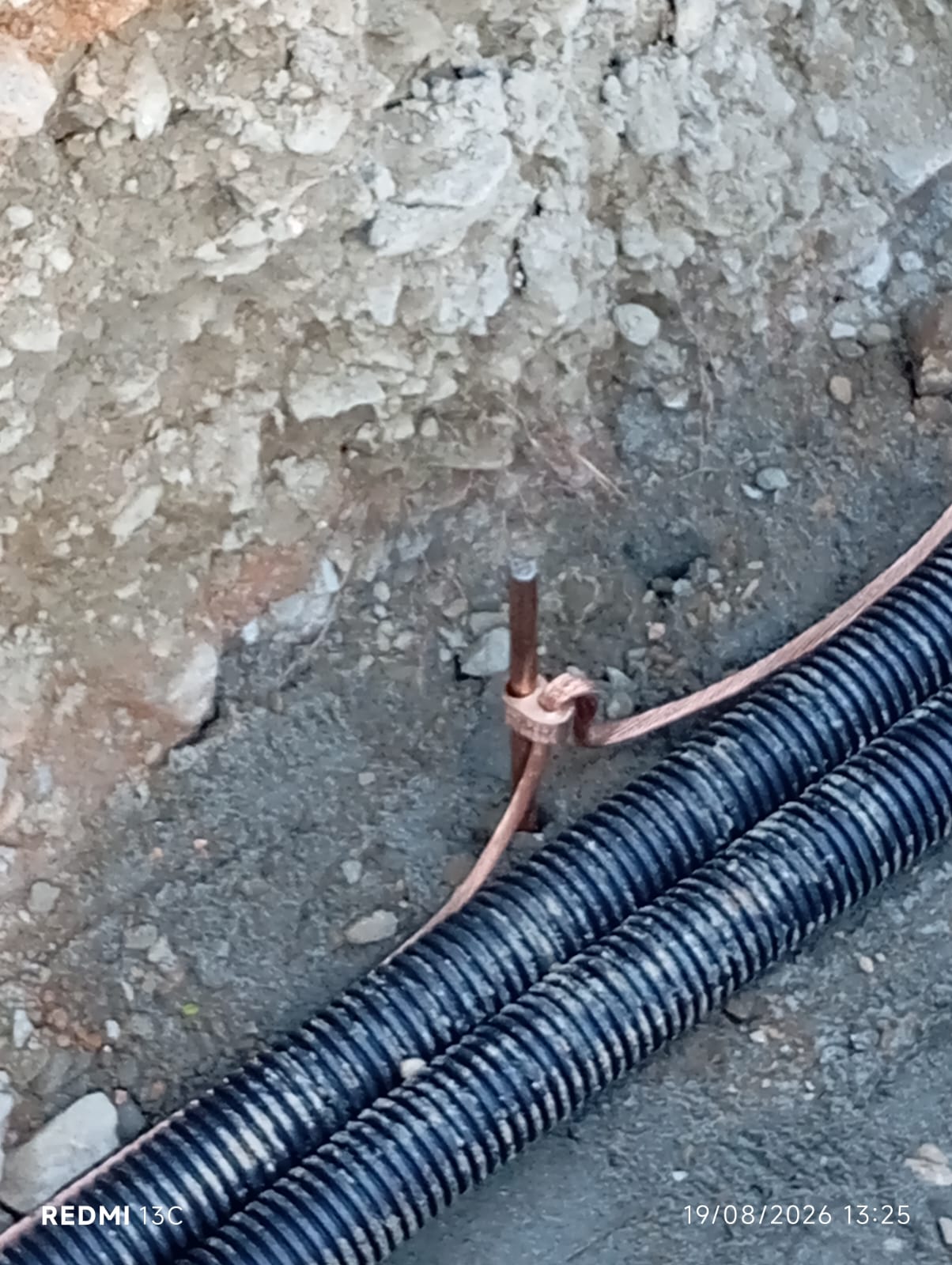Aterramento com haste copperweld e cabos de cobre